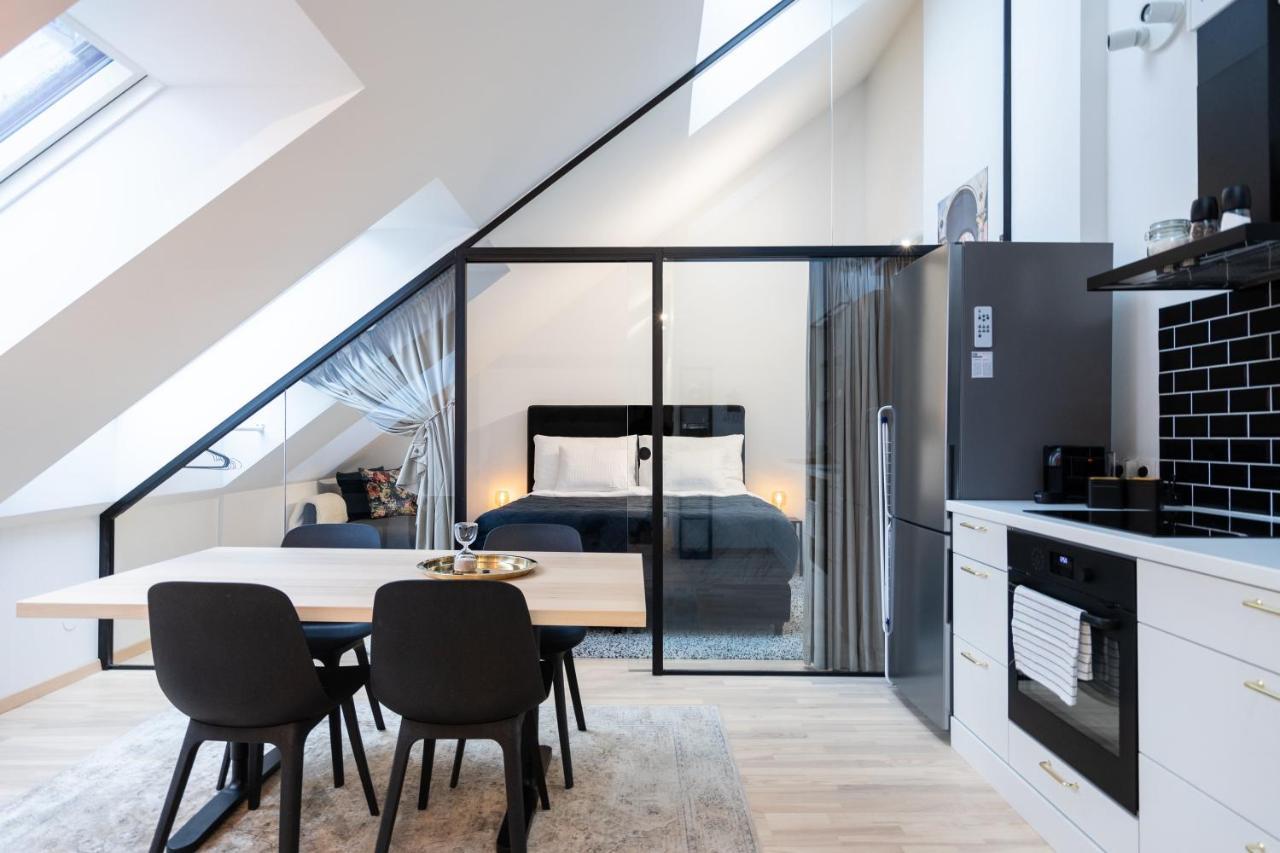 Stilvolle Dachgeschosswohnungen Mit Balkon In Innenstadt Naehe Vienne