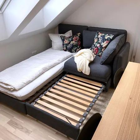Stilvolle Dachgeschosswohnungen Mit Balkon In Innenstadt Naehe Wien Exterior foto