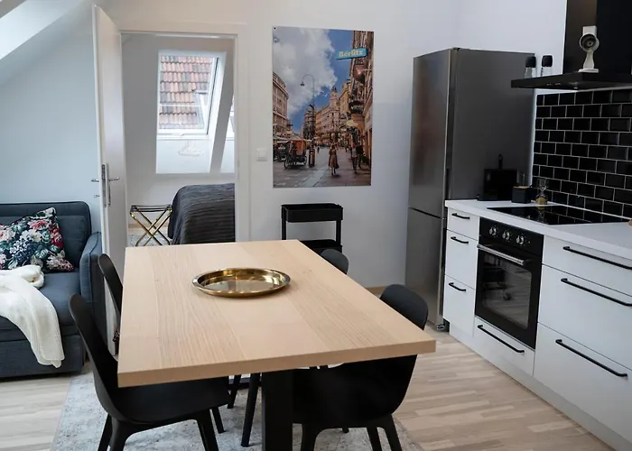 Stilvolle Dachgeschosswohnungen Mit Balkon In Innenstadt Naehe